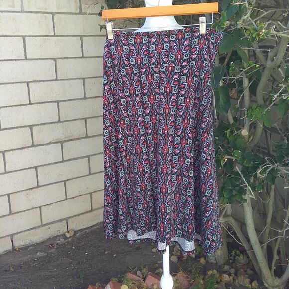 NEW LuLaRoe Azure Knit Printed Skirt Large - Picture 3 of 3